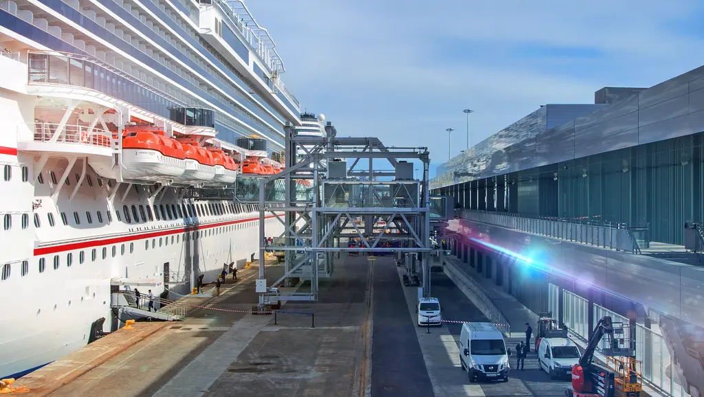 VAHLE Technologie im Kreuzfahrtterminal