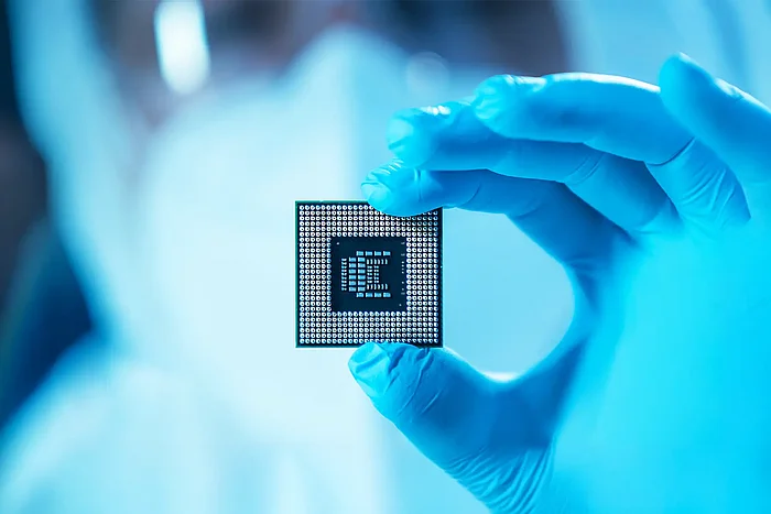 The Small Building Block Behind Major Innovations – How chips that power our digital world are manufactured from ultra-pure silicon.