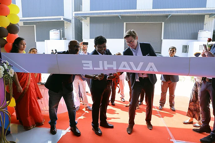 Neues Kapitel in Indien: VAHLE CEO Achim Dries und MD Ramesh Kumar bei der Eröffnung des neuen Standorts.