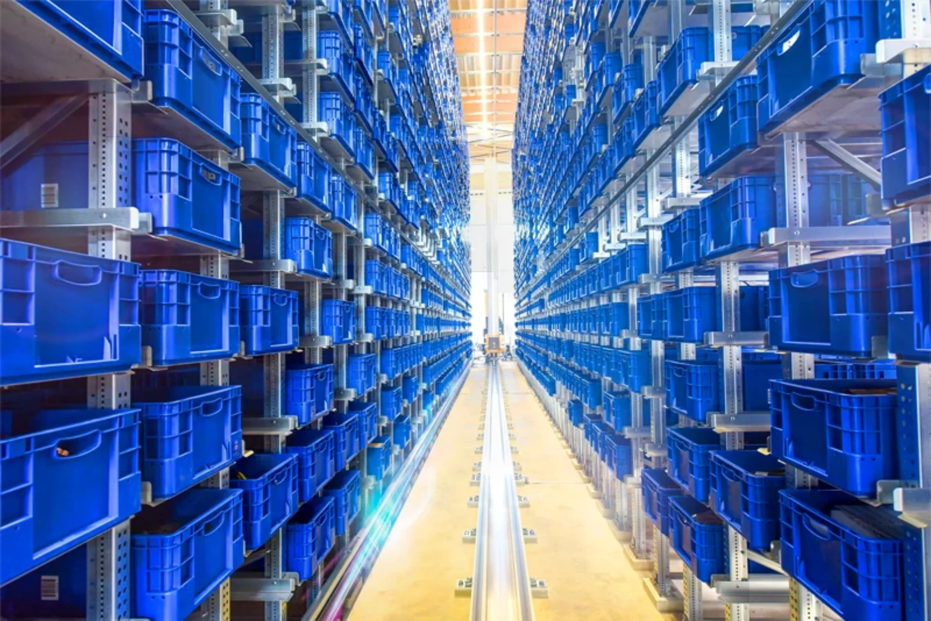 El almacén automático de piezas pequeñas de la planta de producción de Kamen