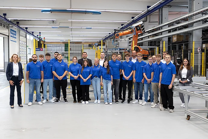Start of training at VAHLE: 15 apprentices begin their careers today at Paul Vahle GmbH & Co. KG. (Photo: VAHLE) 